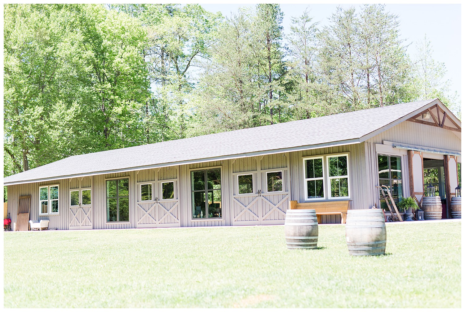 Rustic wedding in Gastonia, NC at The Gathering Place by a Charlotte wedding photographer, Jacqueline Jones Photography