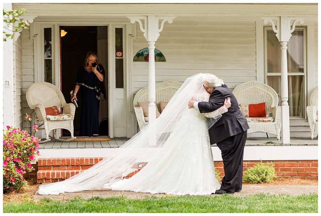 wedding at the rafters at st marks episcopal church in Huntersville nc