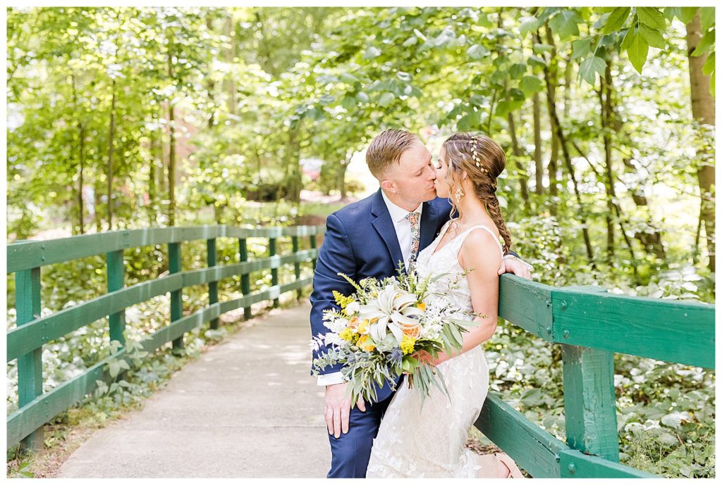 A Northstone country club wedding in Huntersville nc by Charlotte wedding photographer Jacqueline Jones photography