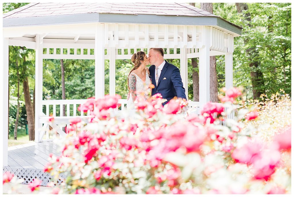 A Northstone country club wedding in Huntersville nc by Charlotte wedding photographer Jacqueline Jones photography