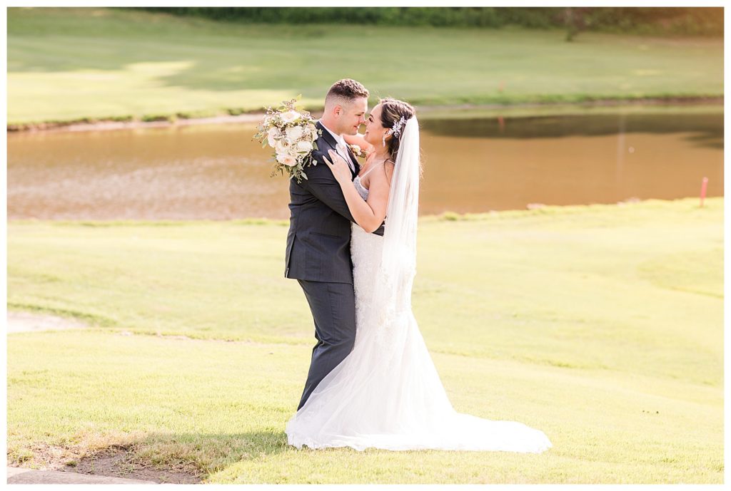 A Huntersville North Carolina wedding at Northstone country club by Charlotte wedding photographer Jacqueline Jones photography