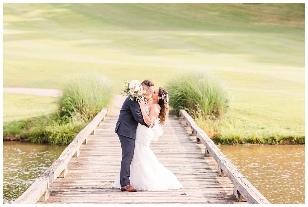 A Huntersville North Carolina wedding at Northstone country club by Charlotte wedding photographer Jacqueline Jones photography